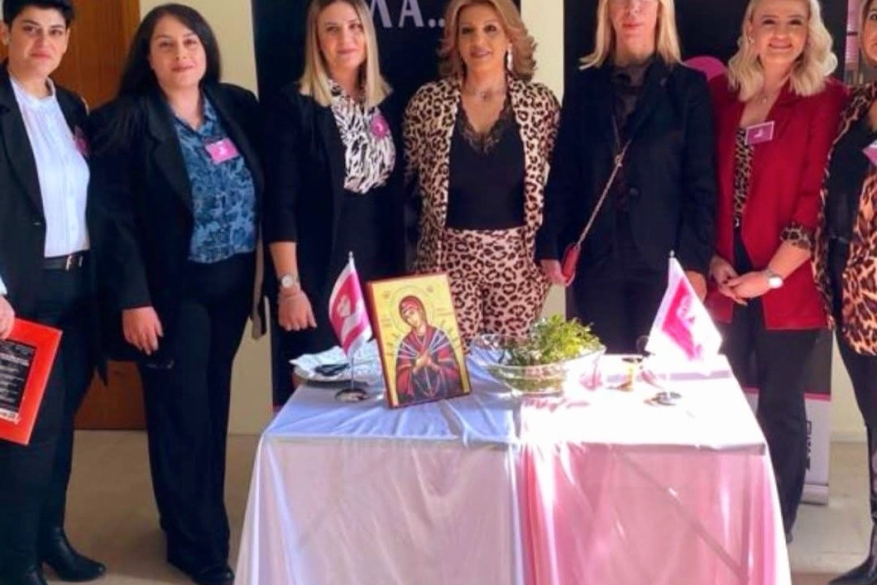 Aπο τα εγκαινια του σωματειου κακοποιημενων γυναικων με την επωνυμια "ΝΕΑ ΖΩΗ" , του οποιου η δικηγορος Μαριαννα Αθανασακη τυγχανει Νομικη Συμβουλος